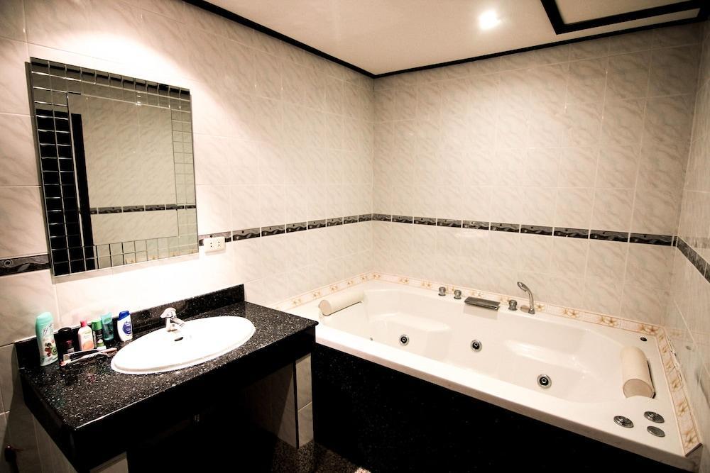 Angus O'Tool'S Guesthouse Karon Exterior foto