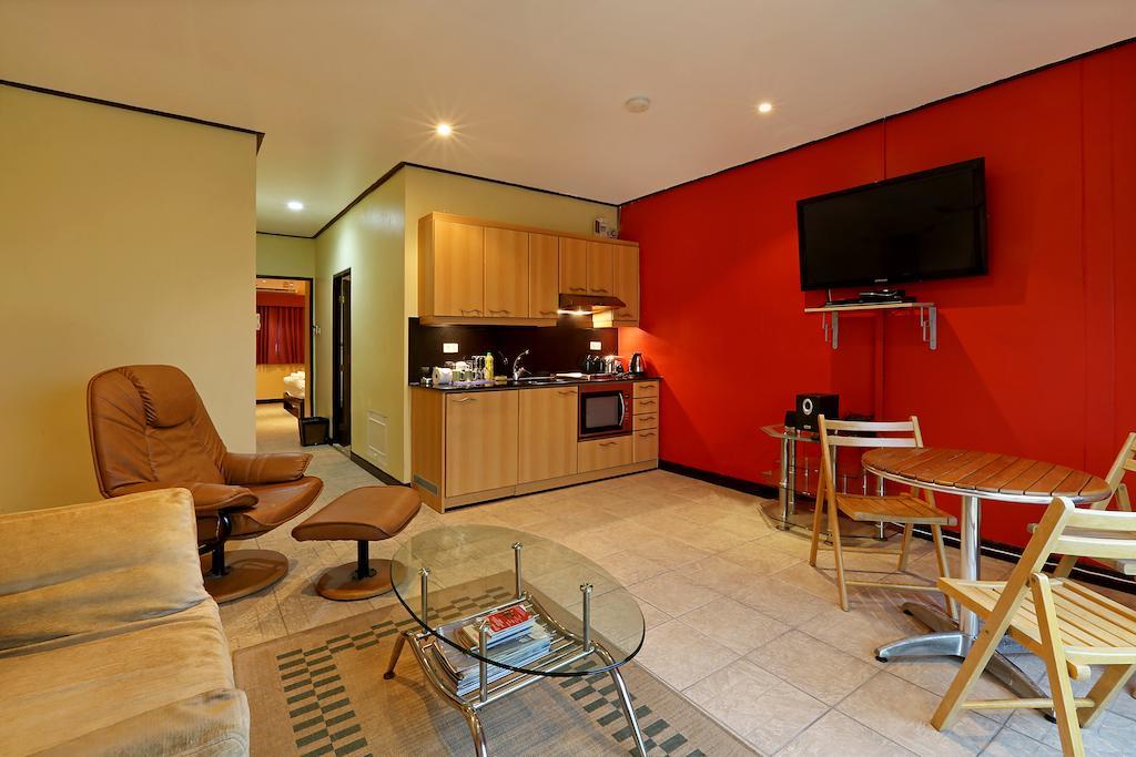 Angus O'Tool'S Guesthouse Karon Zimmer foto