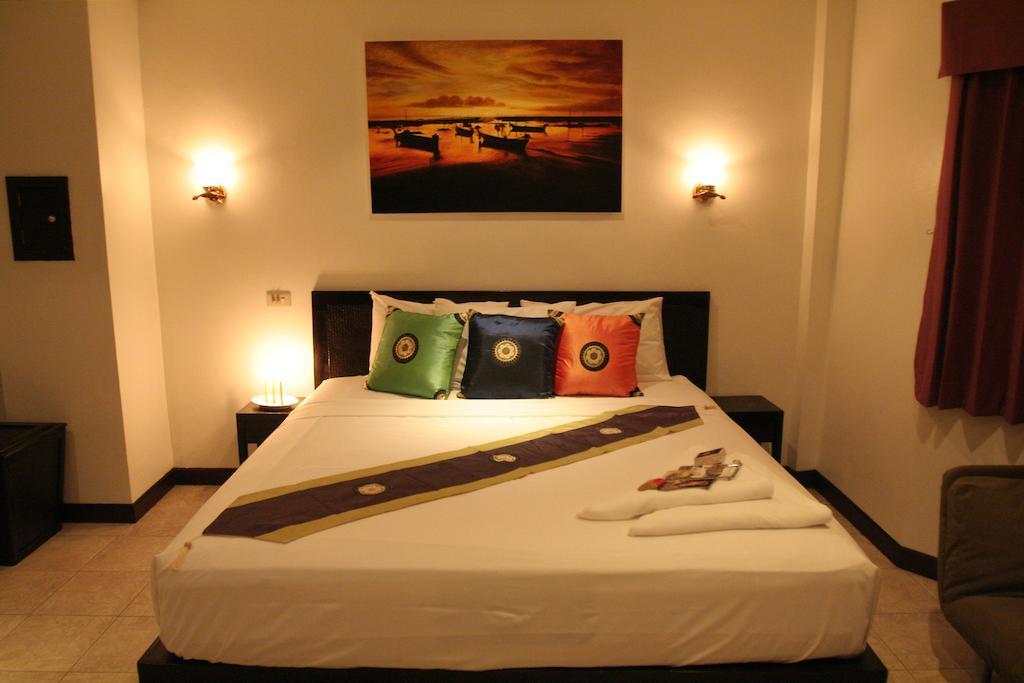 Angus O'Tool'S Guesthouse Karon Exterior foto