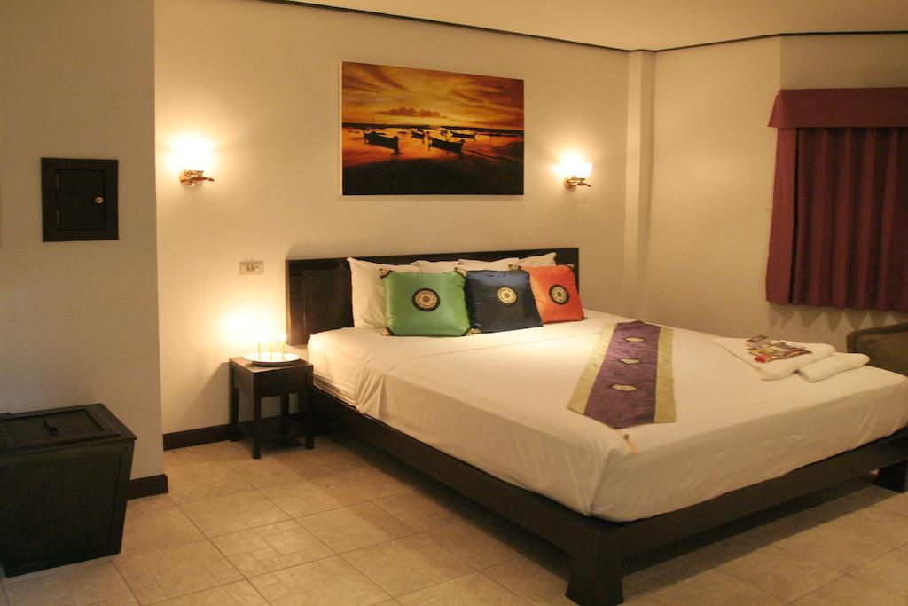 Angus O'Tool'S Guesthouse Karon Exterior foto